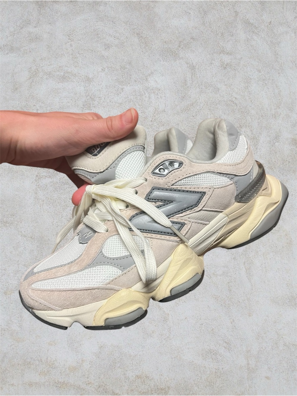 New Balance Women's Cream and White Chunky Retro Sneakers - Picture 3 of 4